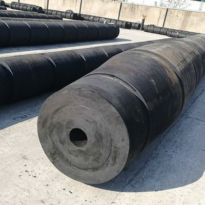 Amortisseurs adaptés aux besoins du client 600*300 de pneu de remorqueur de cylindre pour l'arc de bateau