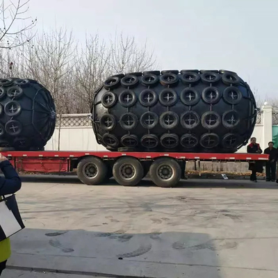 ISO17357 Yokohama Marine Fenders With Aircraft Tires pour des opérations de STS