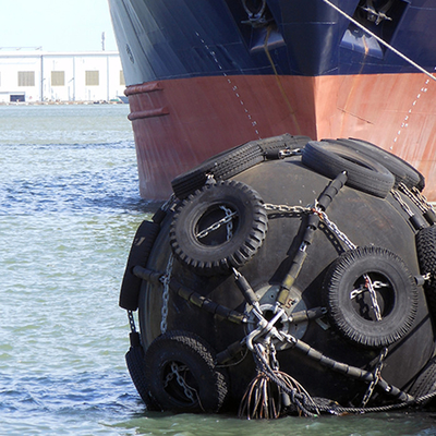 Amortisseurs en caoutchouc pneumatiques horizontaux de dock flottant de STS d'amortisseur
