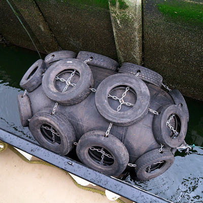 amortisseurs de 2.0*3.5M Floating Pneumatic Rubber 50kPa 80kPa pour l'amarrage de bateau