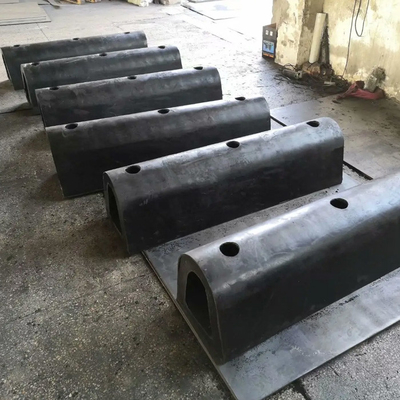 Type résistant adapté aux besoins du client de D cavité D des amortisseurs PIANC2002 300H pour Marine Dock Ship