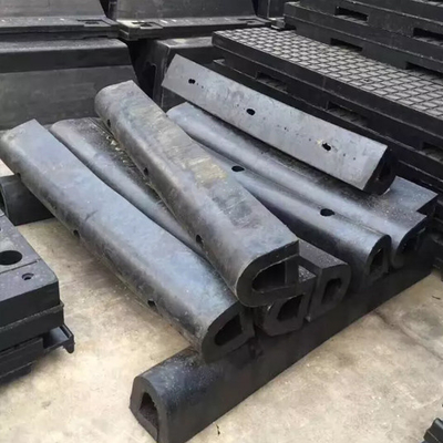 Type adapté aux besoins du client couchette de Marine Boat D de dock d'absorption de haute énergie des amortisseurs D200h
