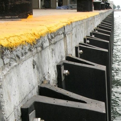 Type amortisseur en caoutchouc Marine Dock Protection Fixed de V de voûte superbe d'OEM