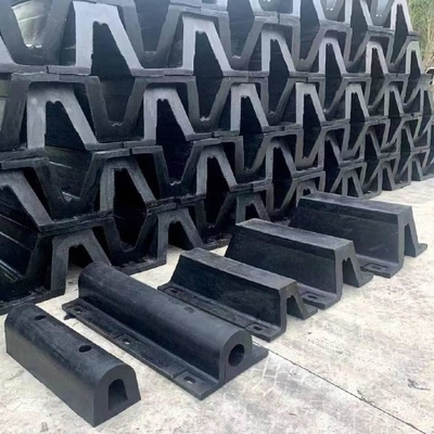 DNV a adapté le type aux besoins du client pare-chocs de V de Marine Dock Rubber Boat Fenders d'amortisseur