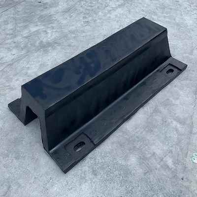 DNV a adapté le type aux besoins du client pare-chocs de V de Marine Dock Rubber Boat Fenders d'amortisseur