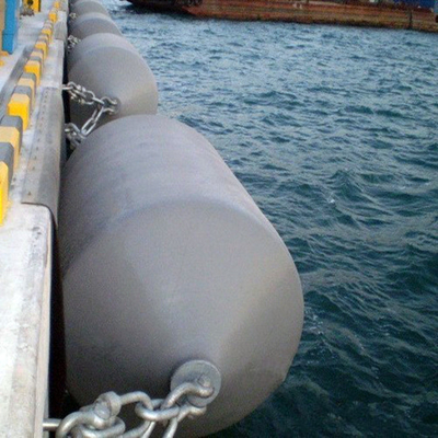 3.3*6.5m Fender à mousse flottant Offshore / Amarrage / Port / Port / Ferry pour les marines navales