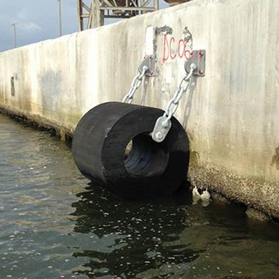 Pellets cylindriques flottants en caoutchouc et pare-chocs en caoutchouc pour bateau