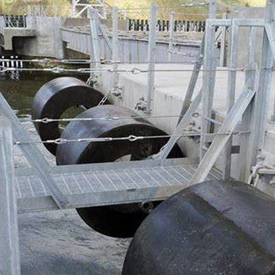 Des engins de protection pour la marine à cylindres