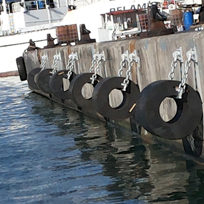 Des engins de protection pour la marine à cylindres