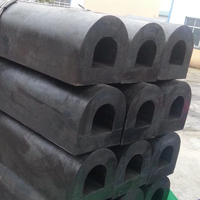 Fenders en caoutchouc de quai résistant aux chocs élevés Fenders de type D pour terminaux de fret