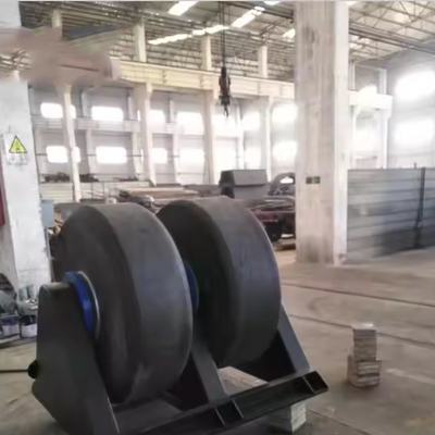 Fender à rouleaux noirs Faible entretien Haute capacité de charge