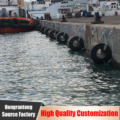 750×1800mm Fenders marins cylindriques Surface lisse Résistant aux chocs à longue durée d'utilisation