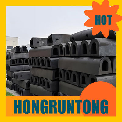 Défense en caoutchouc industriel : résistance supérieure à l'usure, stabilité aux UV et entretien minimal