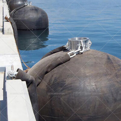 Fenders sous-marins avec une absorption d'énergie élevée, caoutchouc de qualité marine et capacité de conception personnalisée