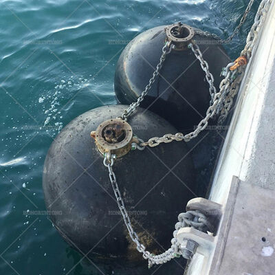 Fenders sous-marins Fenders marins Taille personnalisée Disponible caoutchouc naturel de haut niveau Norme ISO17357:2014