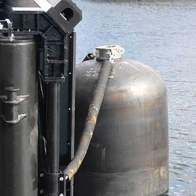 Vertical Hydro Pneumatic Rubber Submarine Fenders Durable Anti Tear Marine Grade